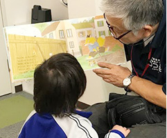 絵本の読み聞かせ